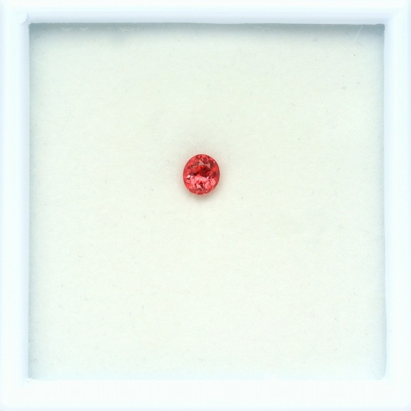天然スピネル 0.46ct 【ピンキッシュレッド】 ベトナム