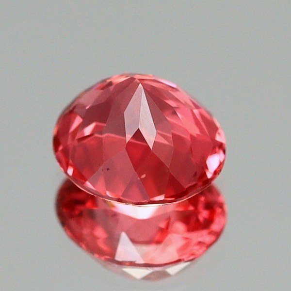 天然スピネル 0.46ct 【ピンキッシュレッド】 ベトナム