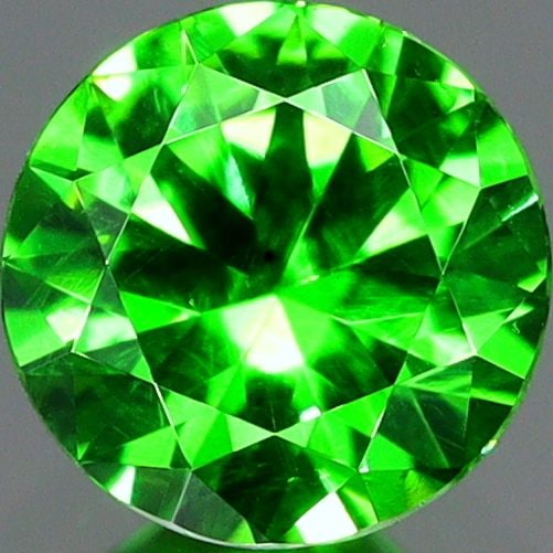 デマントイドグリーンガーネット。 天然デマントイドガーネット 0.21ct 【ビビッドグリーン】 ロシア