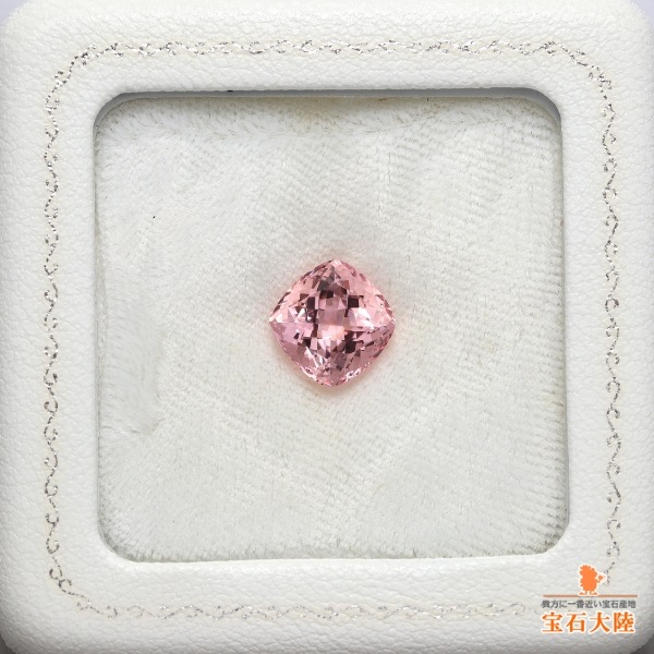 天然モルガナイト 3.57ct 【美発色ピュアピンク】 マダガスカル