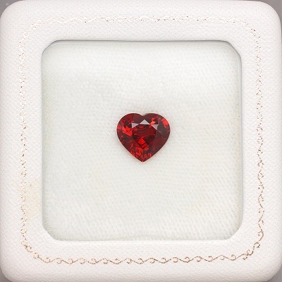 4.69ct天然スペサルティンガーネット【湧き上がるハート】理想形