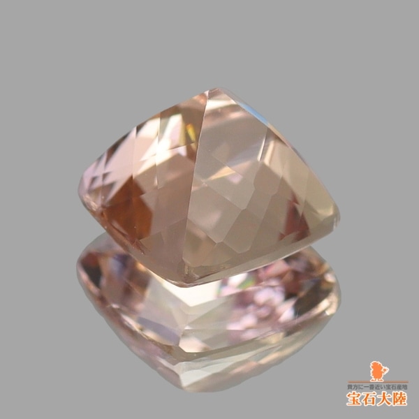 天然ゾイサイト 0.69ct 【マルチピンク】 タンザニア