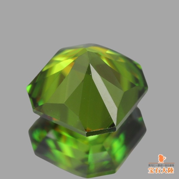 天然石スフェーン スフェーン（チタナイト） ルース オーバルファセットカット6×4mm 1粒