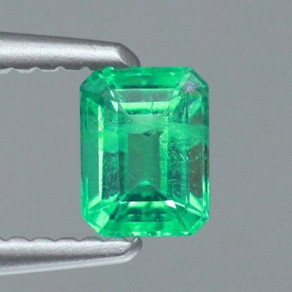 天然エメラルド 0.22ct 【美発色グリーン】 ブラジル