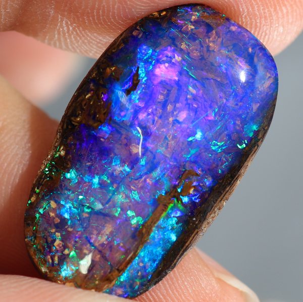 巨大カメオボルダーオパール120ct