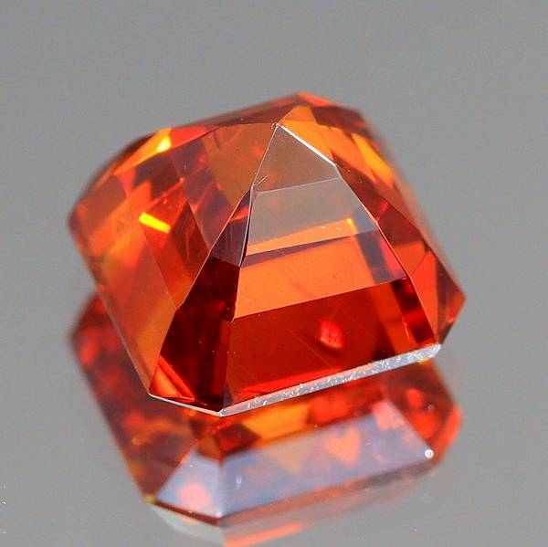 天然スファレライト 1.70ct 【輝くオレンジ】 スペイン