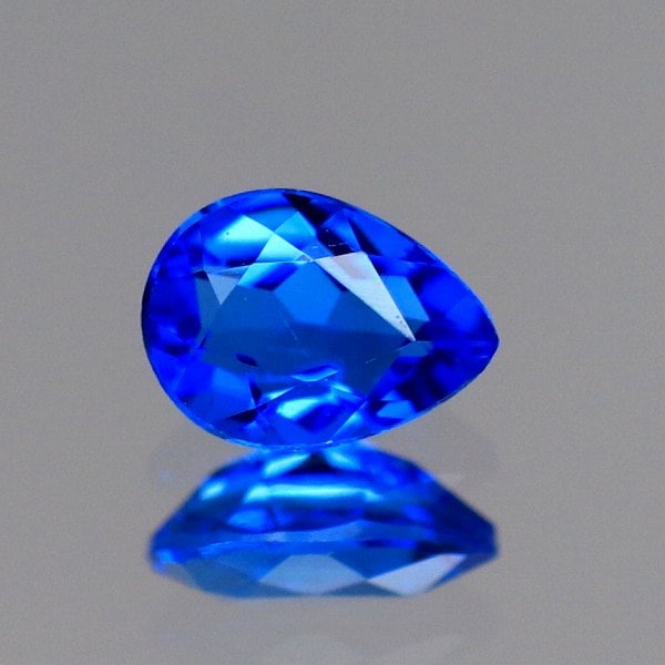 天然アウイナイト 0.08ct 【ビビッドブルー】 ドイツ