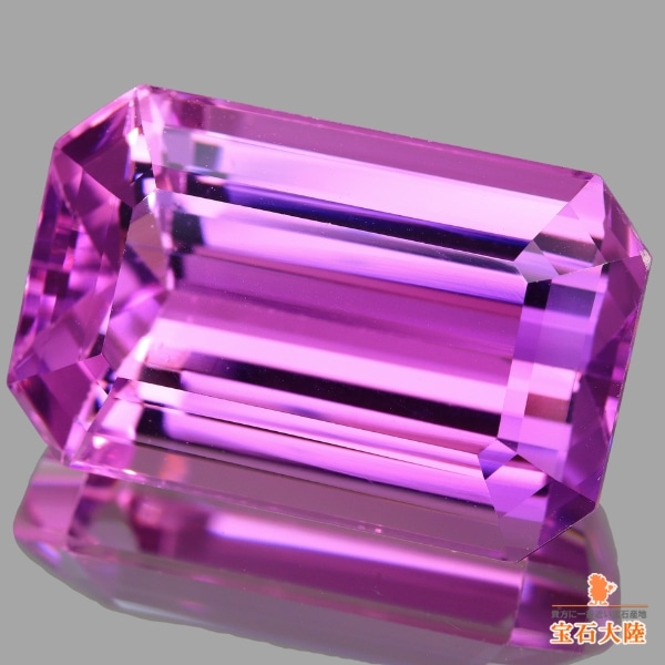 天然クンツァイト 67.39ct 【美発色ライラックピンク】大粒 TOP