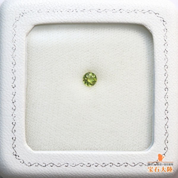 天然ペリドット 0.34ct 【隕石・レインボー】 パラサイト バフトップカット