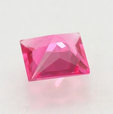 0.75ct天然スピネル【Neon Pink】上質美品・マヘンゲ産