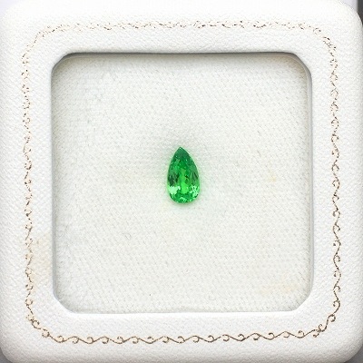 1.25ct天然ツァボライトガーネット【Neon green】UV蛍光