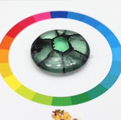 22.36ct　天然トラピッチェエメラルド【レアサイズ】