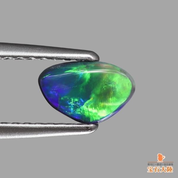 天然ブラックオパール 0.32ct【グリーン遊色】 ライトニグリッジ