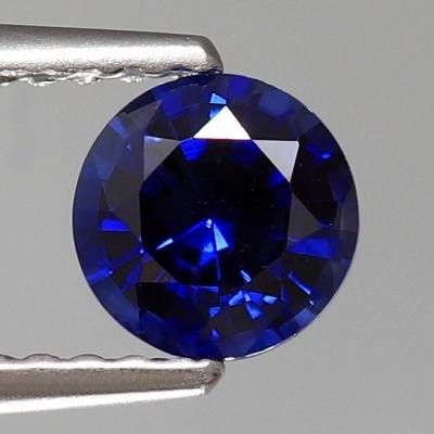 天然ブルーサファイア 0.71ct 【ROYAL BLUE・蛍光あり】 マダガスカル 