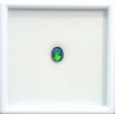 天然ブラックオパール 0.64ct 【鮮やかグリーン遊色】