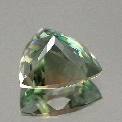 1.33ct天然オレゴンサンストーン【ラブラドライト】美グリーン