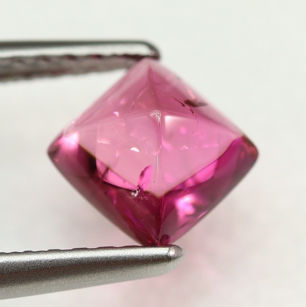 天然トルマリン 1.03ct 【ピンク】 シュガーローフカット