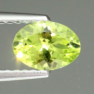 天然クリソベリル 0.69ct 【パロットイエロー】 インド