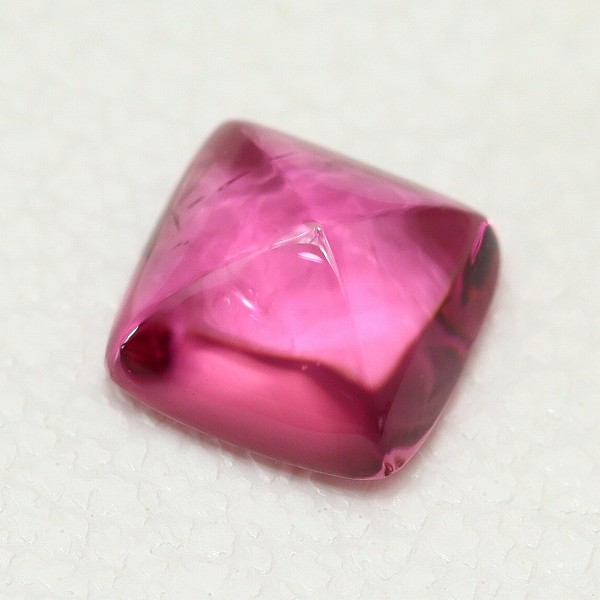 天然トルマリン 0.79ct 【ピンク】 シュガーローフカット
