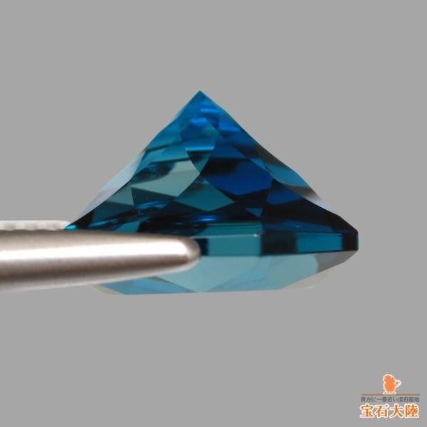 天然トパーズ 7.72ct 【カスタムローズ】 ロンドンブルー 12mm