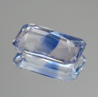 驚愕の48.01ct。スリランカ産ブルーサファイア原石。グラスボディ。 驚愕の48.01ct。スリランカ産ブルーサファイア原石。グラスボディ。