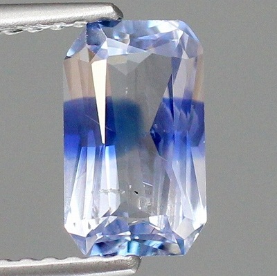 驚愕の48.01ct。スリランカ産ブルーサファイア原石。グラスボディ。 驚愕の48.01ct。スリランカ産ブルーサファイア原石。グラスボディ。