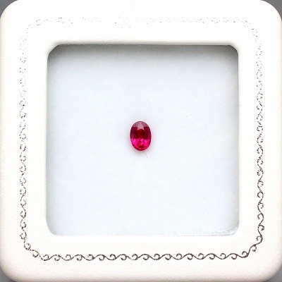 0.67ct天然ルビー【非加熱】美色 鑑別書付