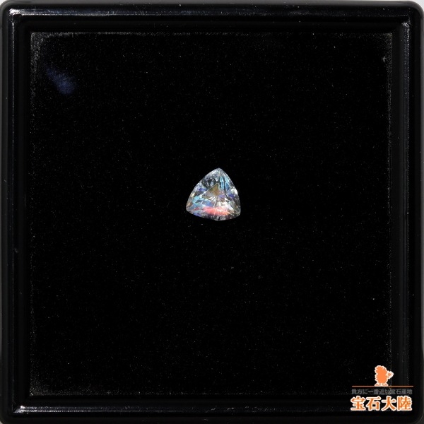 天然アンデシンラブラドライト 0.75ct 【レインボー】 マダガスカル