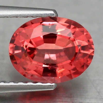 ミャンマー産天然レッドスピネル原石244g母岩付き ミャンマー産