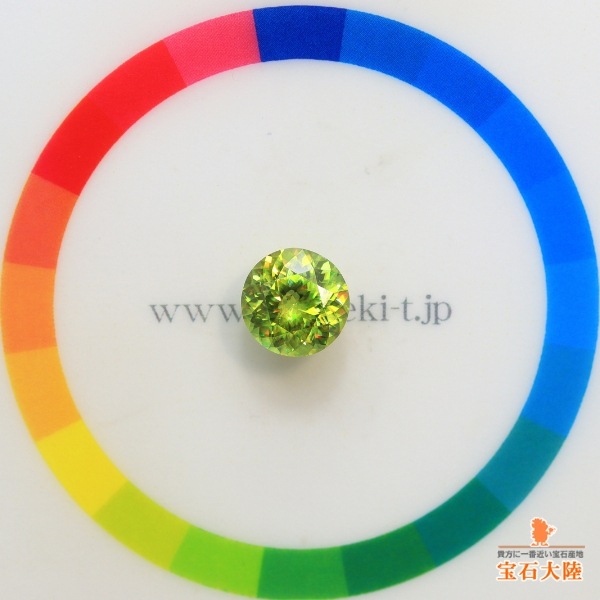 天然スフェーン 2.33ct 【極輝・イエロニッシュグリーン】8.5mm