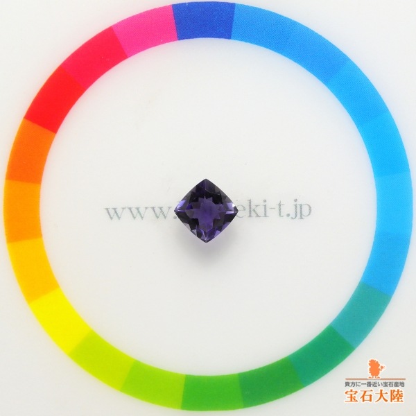 天然アイオライト 0.77ct 【青菫色】 クッションカット