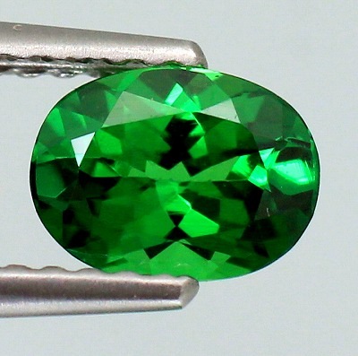 0.87ct天然ツァボライトガーネット【BEST GREEN】タンザニア