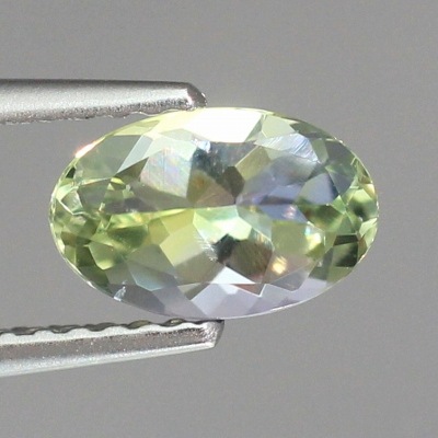 天然ゾイサイト 0.98ct 【タンザナイト】 グリーンマルチ