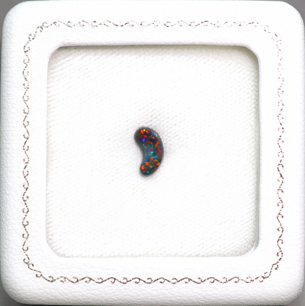 天然ブラックオパール 0.73ct 【レッド美遊色】 　　
