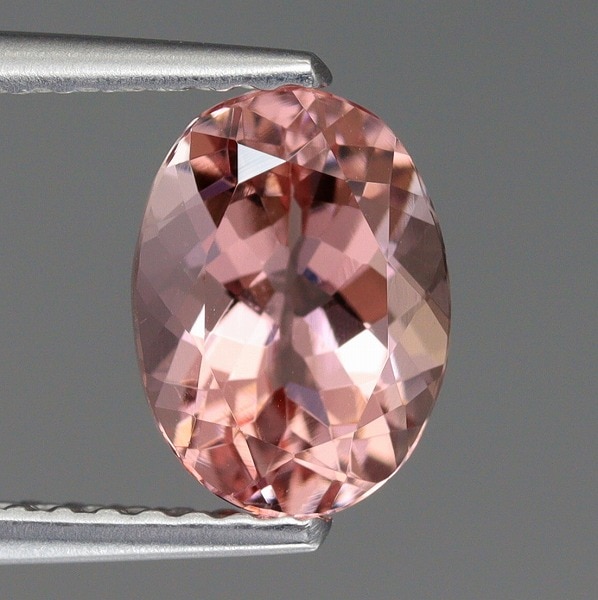 天然モルガナイト 1.32ct 【シャンパンピンク】 マダガスカル