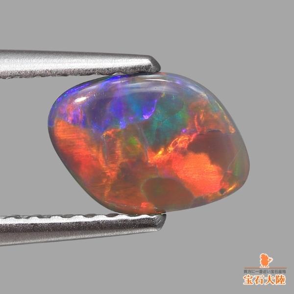 天然ブラックオパール 0.48ct 【情熱的な赤斑】