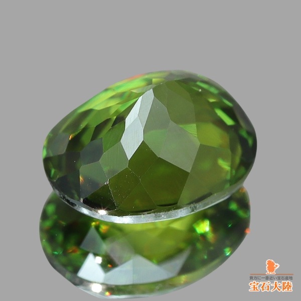 天然スフェーン 0.98ct 【魅惑のグリーン】 パキスタン
