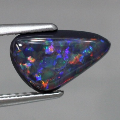 天然ブラックオパール 1.52ct【レッドマルチ遊色】黒生地