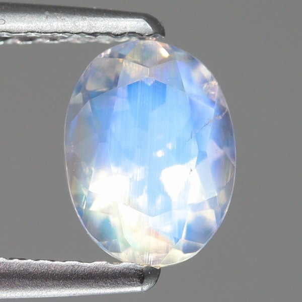 天然ラブラドライト 0.81ct 【ファセットカット】