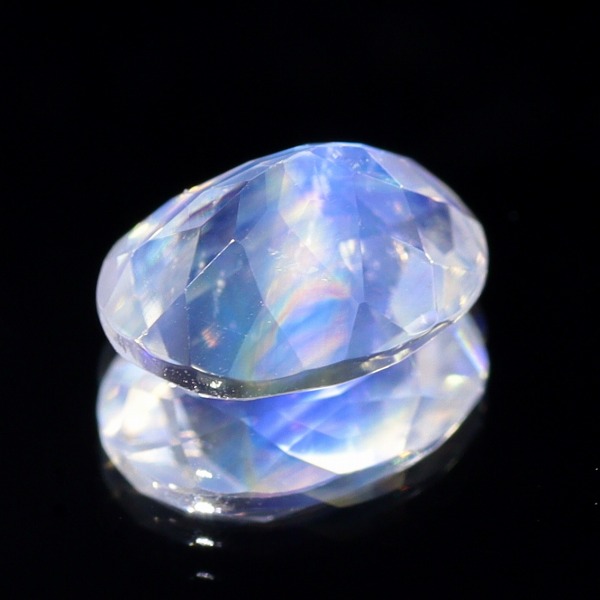 天然ラブラドライト 0.81ct 【ファセットカット】