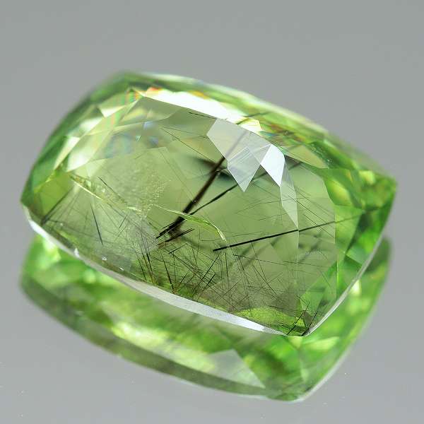 ✴︎値下げ【 天然石 原石 鉱物 】パキスタン産 ペリドット ルードヴィッヒアイト 天然ペリドット 4.79ct 【ルードヴィッヒアイト】 パキスタン