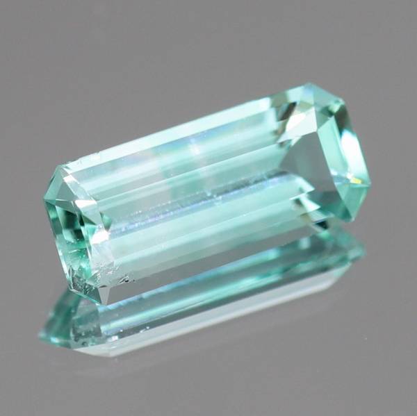 天然ベリル 0.60ct 【バイカラー・ミント】 輝き