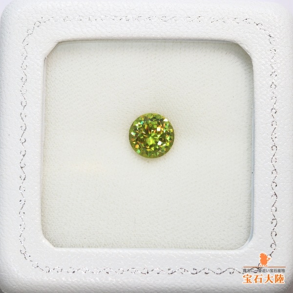 天然スフェーン 2.67ct 【極輝・グリニッシュイエロー】8.5mm