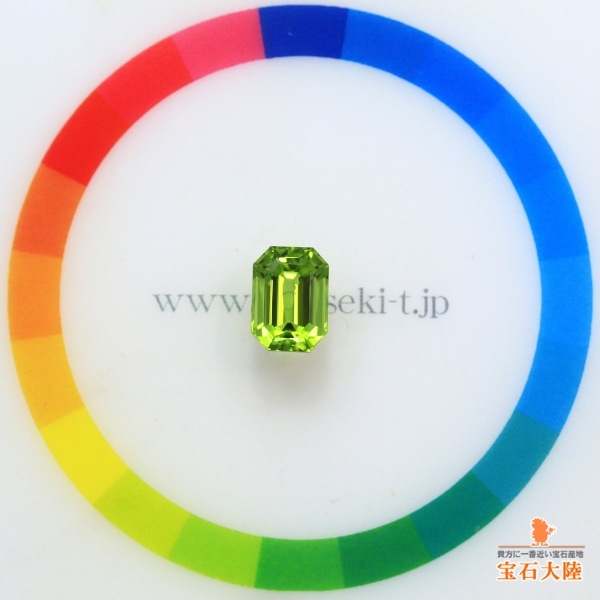 天然ペリドット 2.39ct 【輝くオリーブグリーン】パキスタン