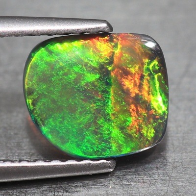 天然ブラックオパール 0.78ct 【キラッと鮮やかグリーン遊色】