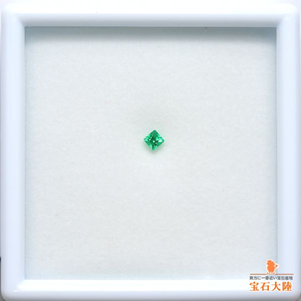 天然エメラルド 2.5mm 【ノンオイル・プリンセスカット】 美発色 ロシア