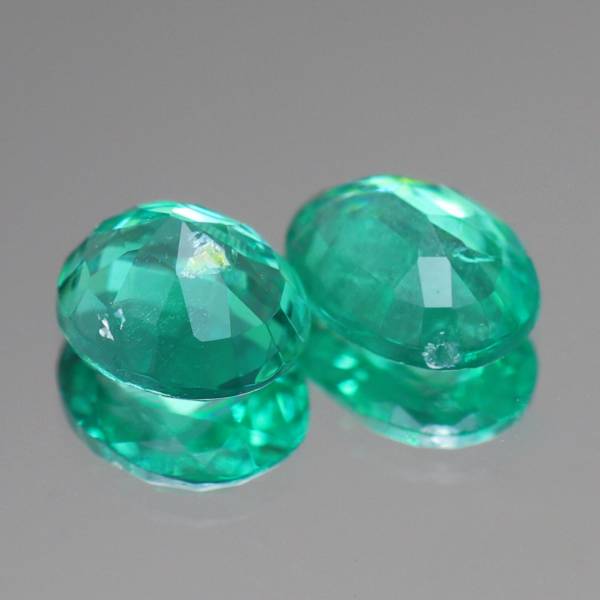 天然エメラルド 0.44ct/2P 【爽やかグリーン】 ブラジル ペア