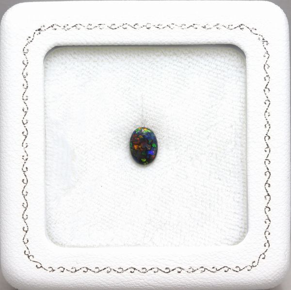 天然ブラックオパール 0.75ct 【レッドマルチ】 黒生地