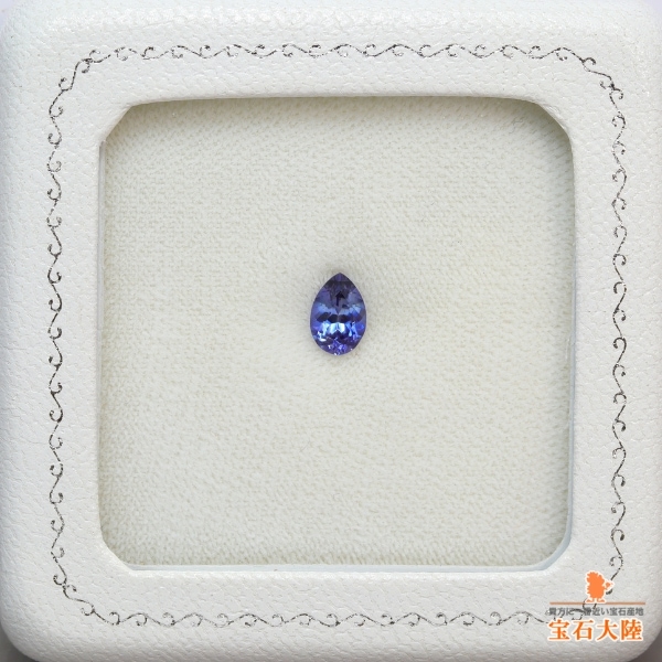 天然ベニトアイト 0.71ct 【魅惑的に煌めくブルー】ジェムクオリティー