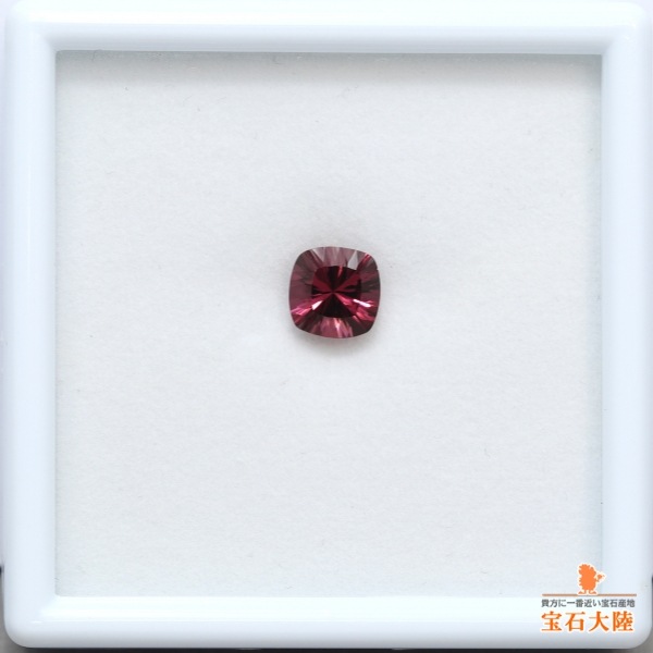 天然ロードライトガーネット 1.68ct 【コンケーブカット】 モザンビーク